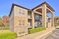 Cozy Condo w/ Nature Views: Branson Getaway - badewanne