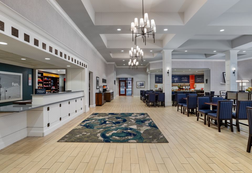 햄프턴 인 & 스위트 올버니 - 다운타운