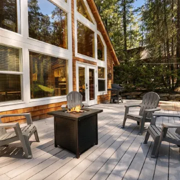 Cascades Adventure Cabin 2 Bedroom Home by NW Comfy Cabins by RedAwning