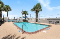 Hampton Inn & Suites Harlingen - Pools