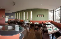 瓦拉里安商務飯店 - 3 星級