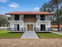 Pequena Suíça Hotel Boutique Hotéis em Chácara