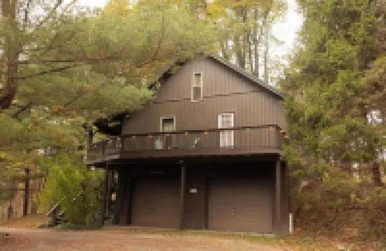 Secluded Hot Tub Cabin in the Heart of Southeast Ohio