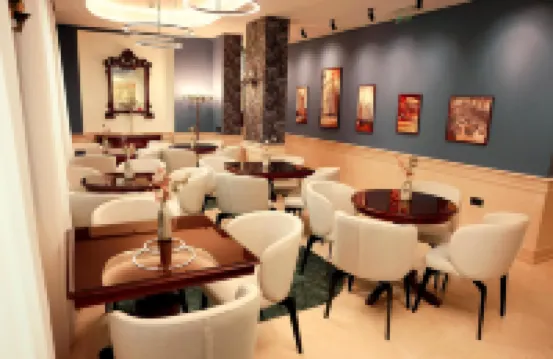 ゼウス エッセンス ブカレスト オペラ