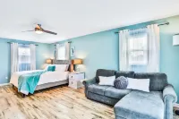 Sunny Upper Level 1 Block From 2 Beaches W/private Pool, High-speed Wi-fi - 4 stjerner