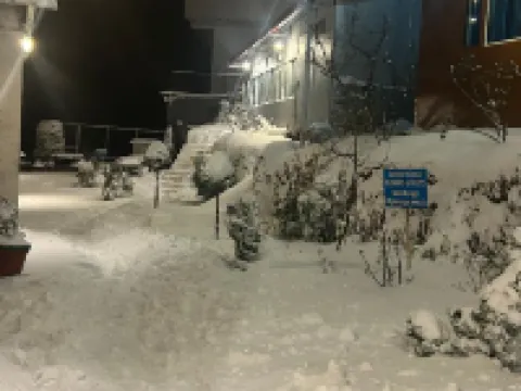 Sunrise Resort Hotels in Kempty Range