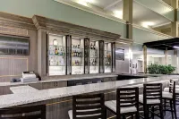 Embassy Suites by Hilton Williamsburg - Quầy bar