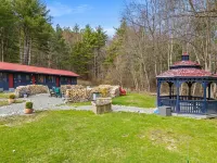 Green Acres Retreat Hotels in Deposit