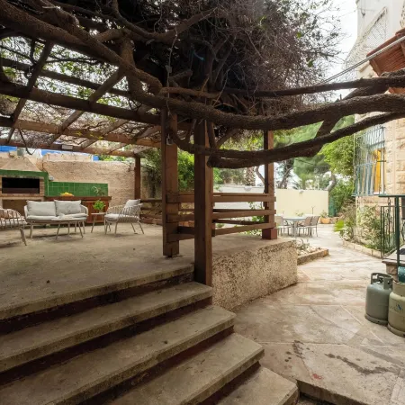 Historic & Modern Home with Garden