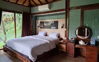 Tirta Arsanta Hot Springs & Villa