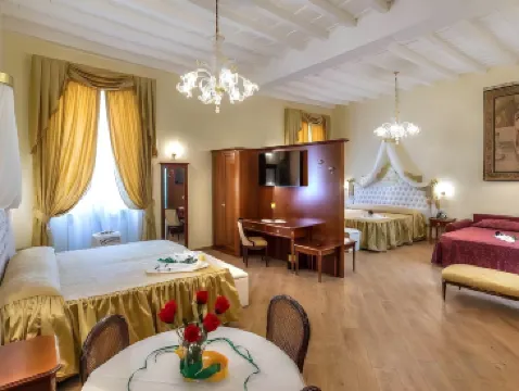 Trevi Rome Suite