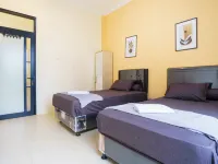 Sierra Vila Malang - Private Swimming Poll 4 BR Hotels in Pakis