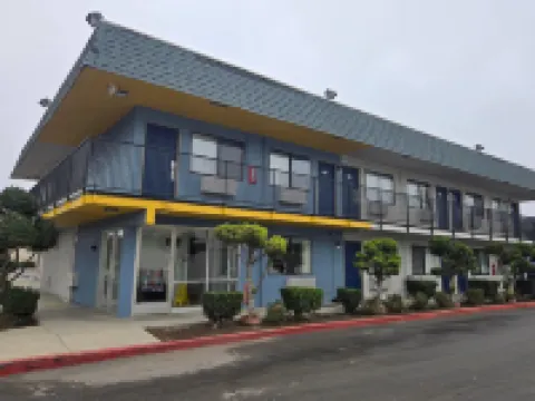 Super 8 by Wyndham Tracy Hotels in Tracy