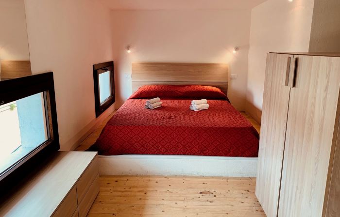Luxar Room