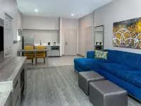 Hampton Inn & Suites Kansas City-Country Club Plaza Hotels near Midtown - Westport