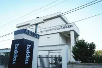 บักกุ เฮาส์ โรงแรมใน