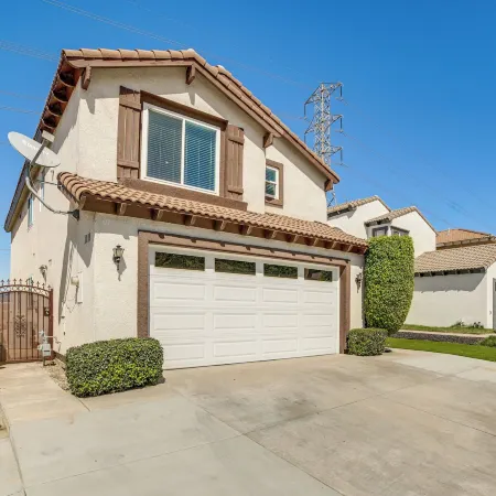 Explore Socal: Family-friendly Home in Fontana!