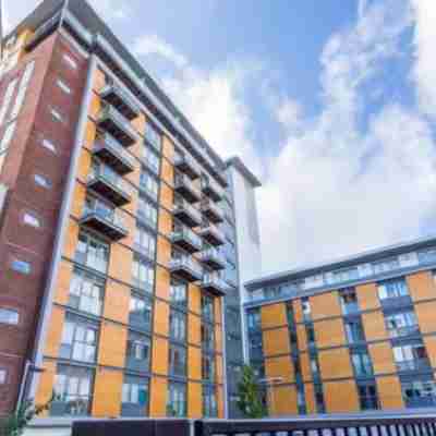 Tides - Poole Town Views, on-Site Parking Rooms