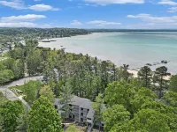 The Shores Lake Views Condo Unit 5693 Hotels in Acme Township