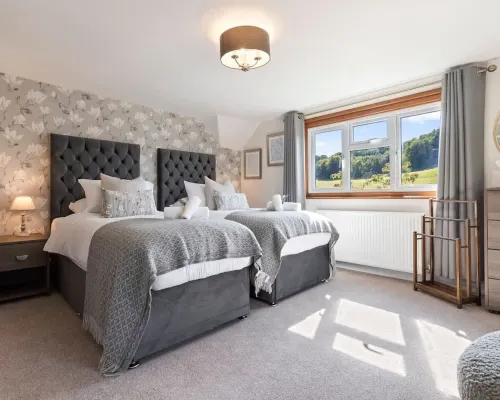 Incredible Countryside Getaway With Tennis Court Hotels in Godalming