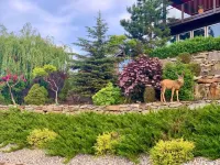 Serene Lake & Mountain View Retreat in Kettle Valley"