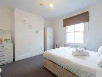 Cozy 3-bedroom Home Whs17 Hotels in Wimbledon