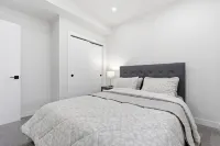 Stylish 2BR Basement Suite | 15 Mins to Airport