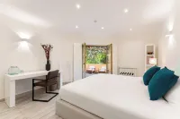 Casa Pôr do SAL - Boutique Guesthouse with Heated Pool & Sea Views