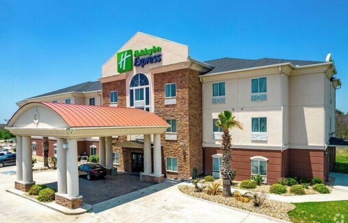 Holiday Inn Express Kenedy by IHG