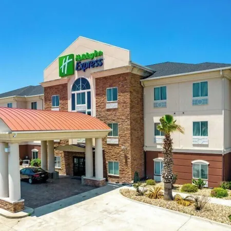 Holiday Inn Express Kenedy by IHG