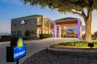 Days Inn by Wyndham San Antonio Near Fiesta Park - Parkering
