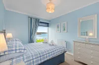 Brynawelon - Wonderful Sea and Harbour Views - 4-Star