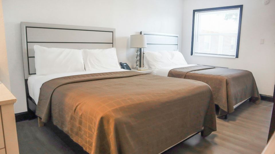 The Lancaster Motel by OYO Ronks Near Paradise