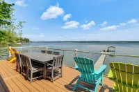 Waterfront Seneca Lake House Fire Pit and Boat Dock - Homestays