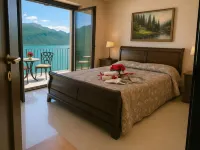 Le Petit Palais Villa Các khách sạn ở Plesio