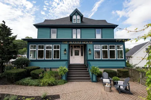 The August House - Inns
