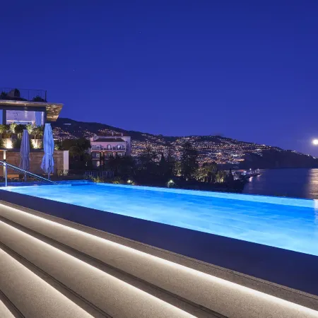 The Cliff Bay - PortoBay