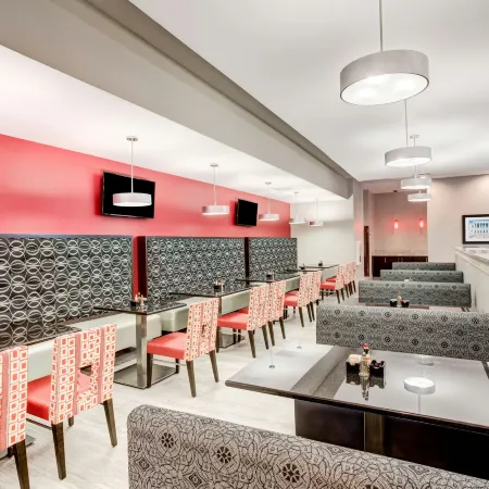 Holiday Inn & Suites LAFAYETTE NORTH by IHG