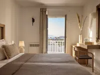 Hotel Adonis Hotels near Fabrica Square