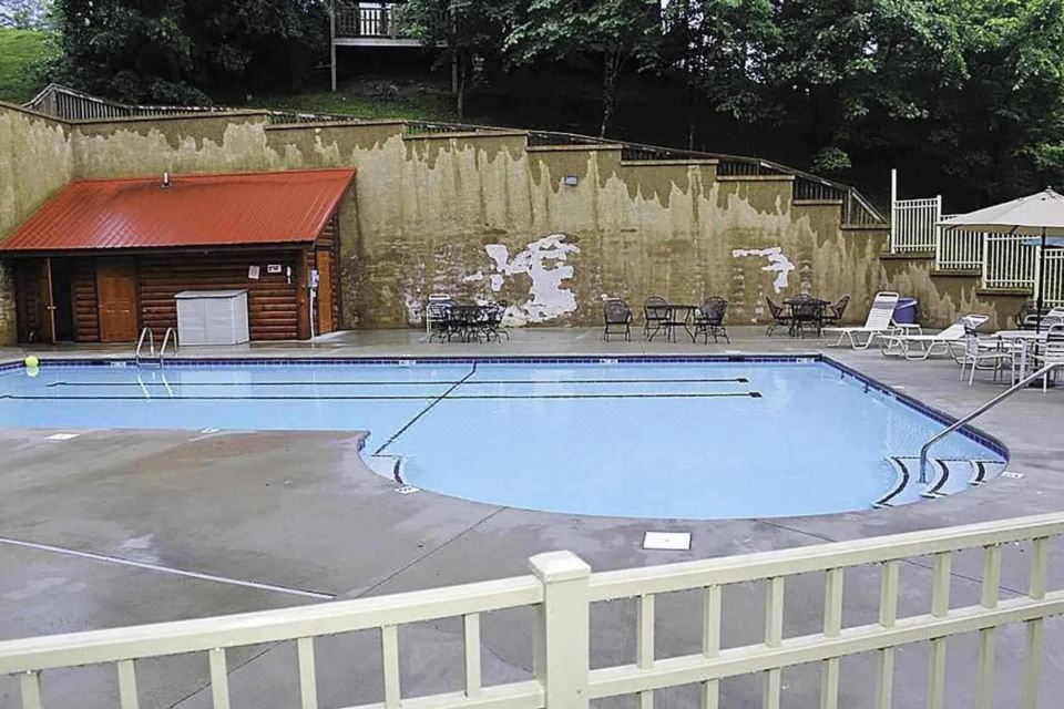 Photo 5 of 6
