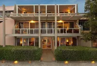 Bay Breeze Boutique Accommodation - parking
