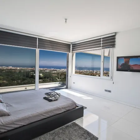 KO1 with Breathtaking Sea Views