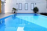 โรงแรมพอร์ท คานารี - สระว่ายน้ำแบบอินฟินิตี้
