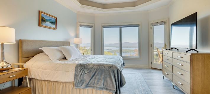 Million-dollar Viewsgilded Loon' w/ Fire Pit Hotels in Gilford