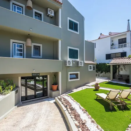 Walk in Hostel Faro Airport