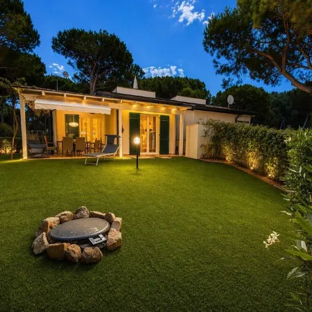 Sunset Holiday Villa in San Pietro Pinewood