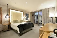Windhoek Country Club Resort - Parvekkeita