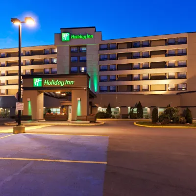 Holiday Inn LAVAL - MONTREAL by IHG Hoteles cerca de Centro comercial Carrefour Laval