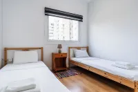 Limassol Seafront Family Suite - 3 stelle