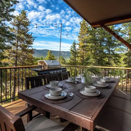 Royal Elk Lodge